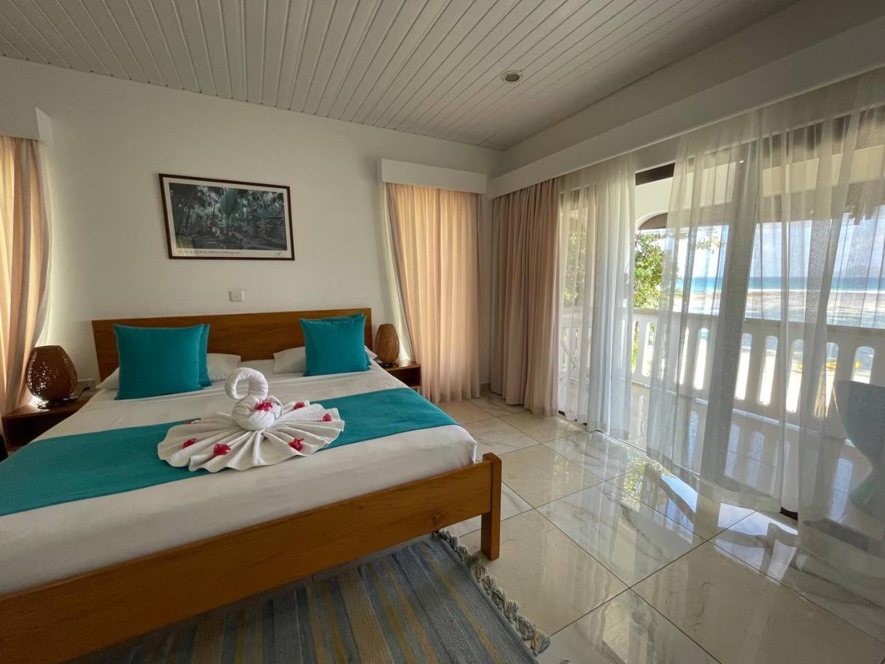 Marie-France Beach Front Apartments La Digue Εξωτερικό φωτογραφία